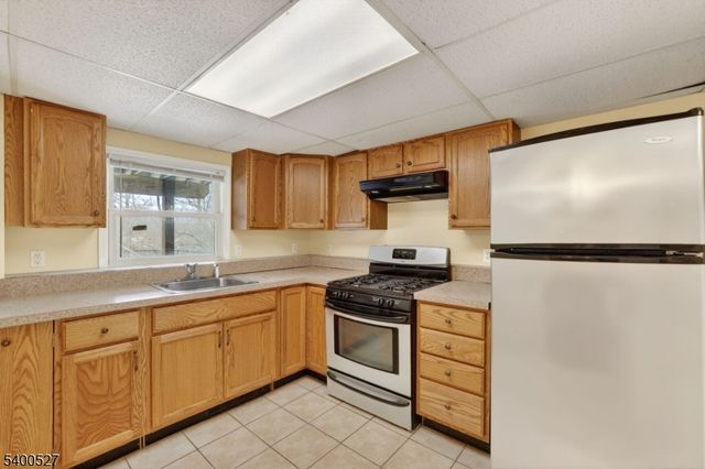 30 Tanglewood Dr, Vernon Twp., NJ 07422