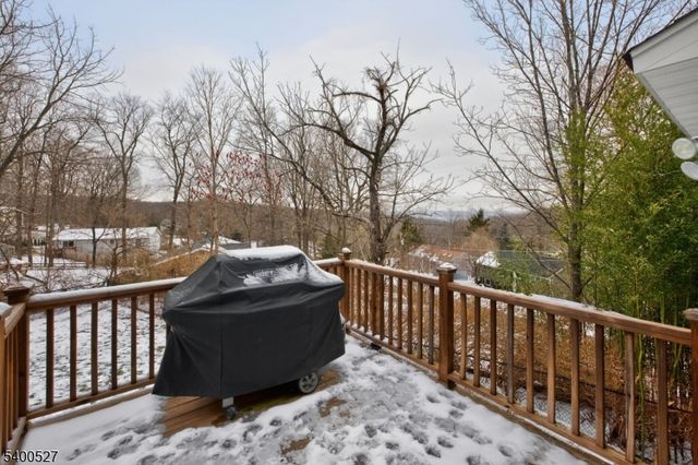 30 Tanglewood Dr, Vernon Twp., NJ 07422