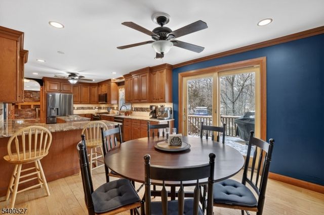 30 Tanglewood Dr, Vernon Twp., NJ 07422