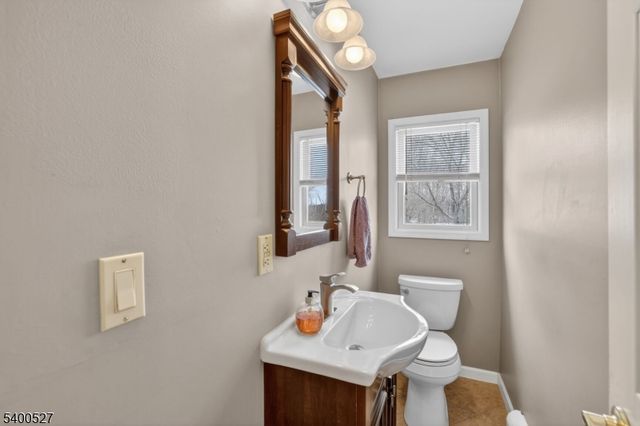 30 Tanglewood Dr, Vernon Twp., NJ 07422