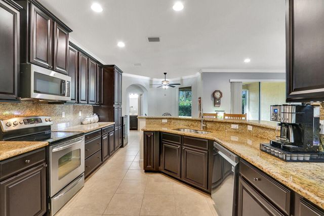 9328 Silent Oak Circle, West Palm Beach, FL 33411