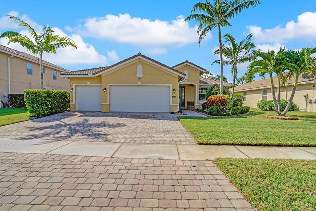 9328 Silent Oak Circle, West Palm Beach, FL 33411