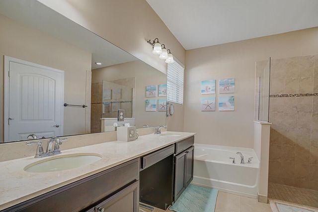 9328 Silent Oak Circle, West Palm Beach, FL 33411