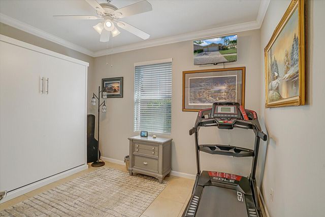 9328 Silent Oak Circle, West Palm Beach, FL 33411