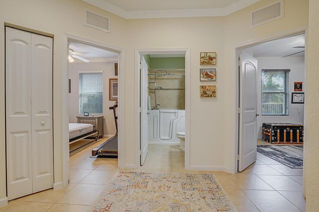 9328 Silent Oak Circle, West Palm Beach, FL 33411