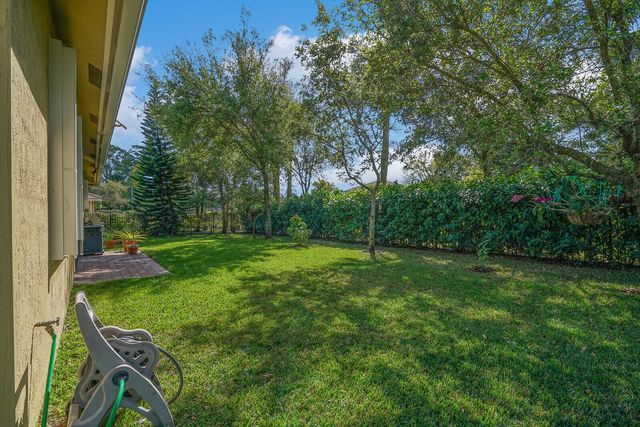 9328 Silent Oak Circle, West Palm Beach, FL 33411