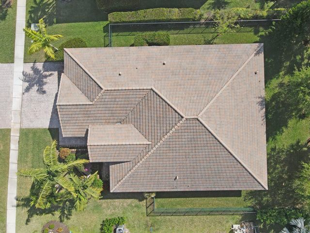 9328 Silent Oak Circle, West Palm Beach, FL 33411
