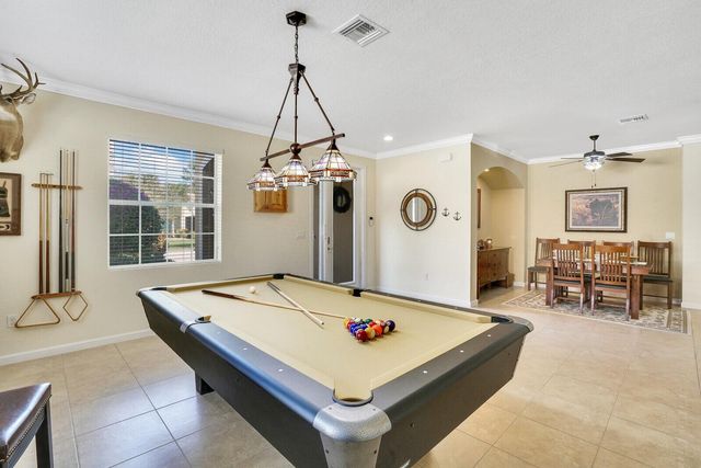 9328 Silent Oak Circle, West Palm Beach, FL 33411