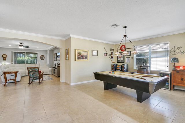 9328 Silent Oak Circle, West Palm Beach, FL 33411