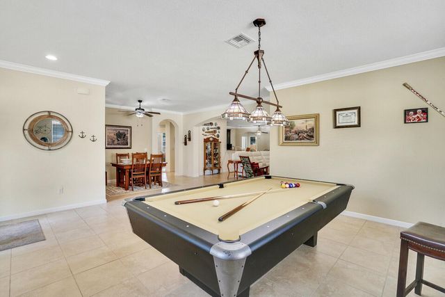 9328 Silent Oak Circle, West Palm Beach, FL 33411