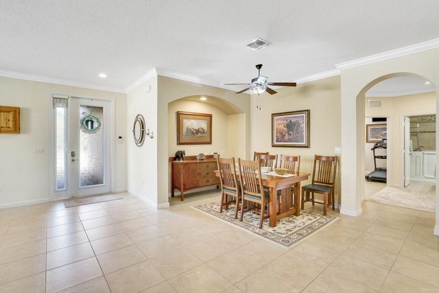 9328 Silent Oak Circle, West Palm Beach, FL 33411