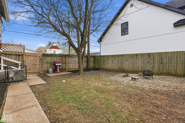 945 Tecumseh Street, Indianapolis, IN 46201