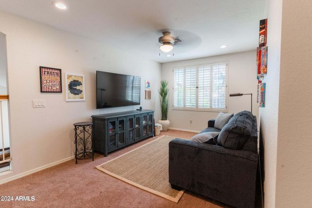 2322 E MILLBRAE Court, Gilbert, AZ 85234