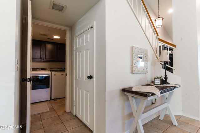 2322 E MILLBRAE Court, Gilbert, AZ 85234