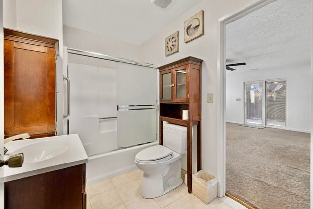 807 W Grove Avenue, Visalia, CA 93291