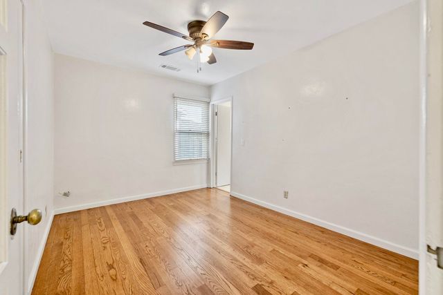 807 W Grove Avenue, Visalia, CA 93291