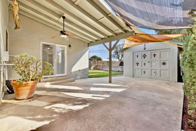 807 W Grove Avenue, Visalia, CA 93291