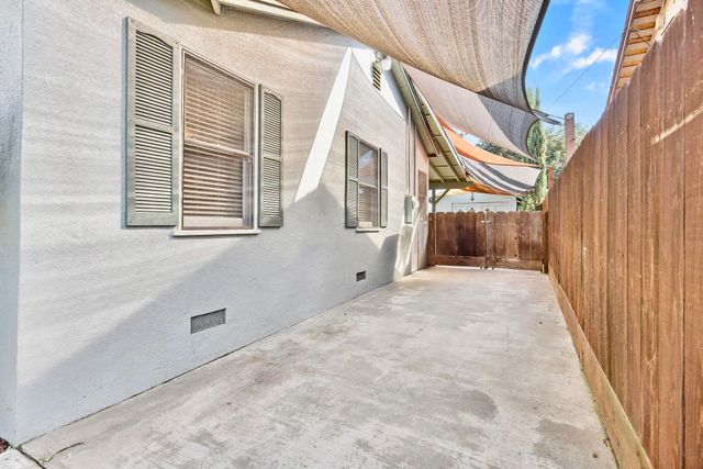 807 W Grove Avenue, Visalia, CA 93291