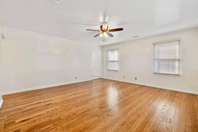 807 W Grove Avenue, Visalia, CA 93291