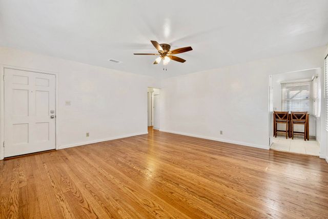 807 W Grove Avenue, Visalia, CA 93291