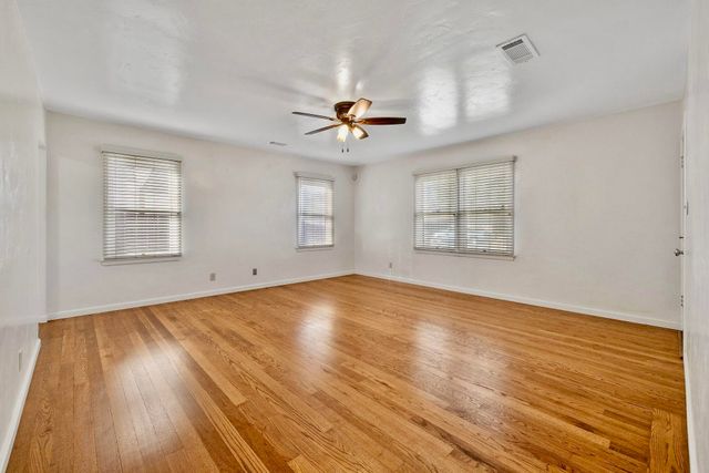 807 W Grove Avenue, Visalia, CA 93291