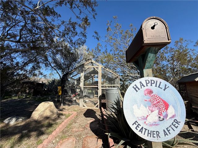 10219 North Star Trail, Morongo Valley, CA 92256