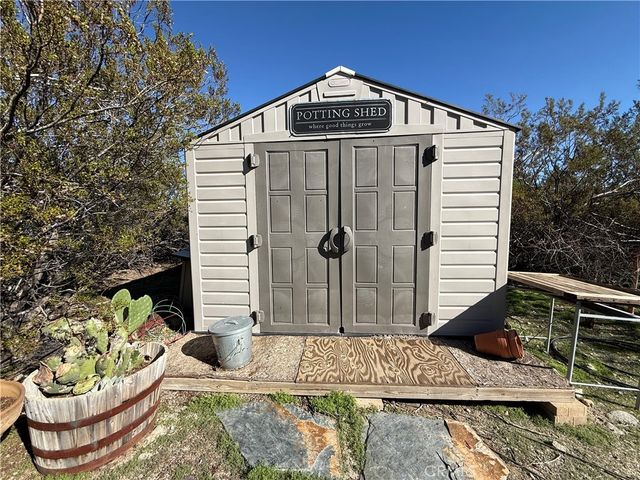 10219 North Star Trail, Morongo Valley, CA 92256