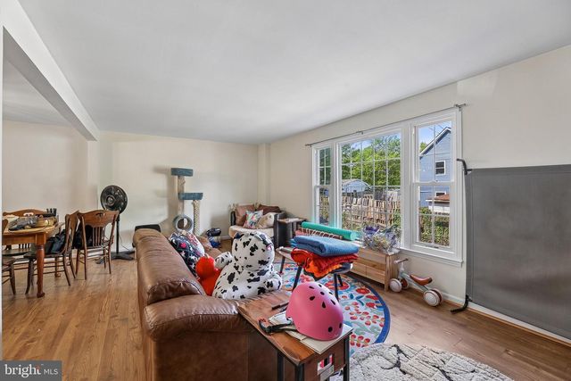 8227 MCCLELLAND, Alexandria, VA 22309