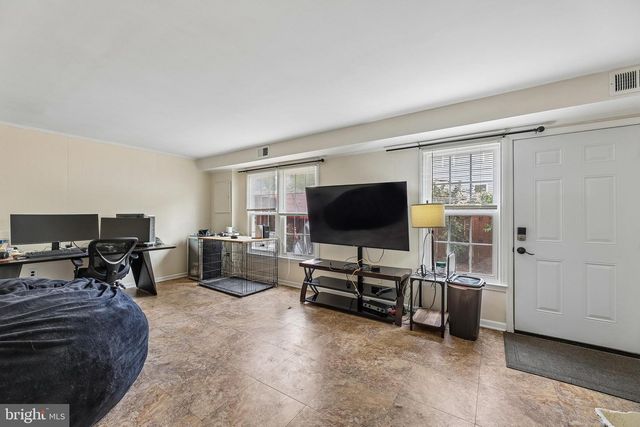 8227 MCCLELLAND, Alexandria, VA 22309