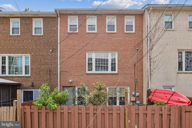 8227 MCCLELLAND, Alexandria, VA 22309