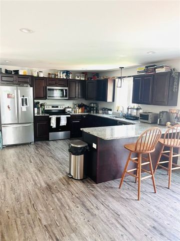 215 Metacom Avenue, Bristol, RI 02809