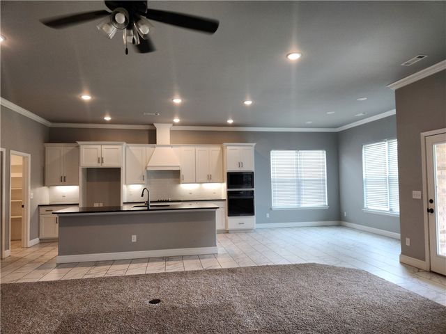 2235 Hay Meadow Street, Springdale, AR 72762