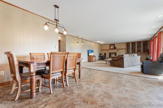 1561 E Country Club Drive, Vinita, OK 74301