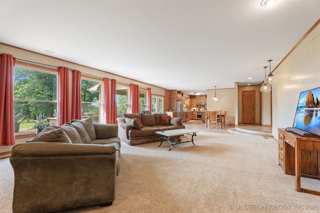 1561 E Country Club Drive, Vinita, OK 74301