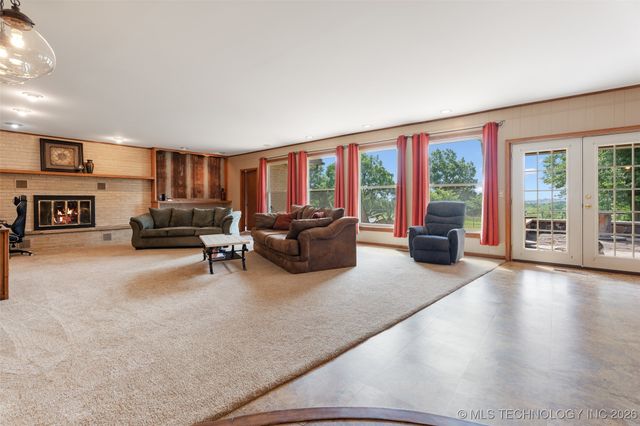 1561 E Country Club Drive, Vinita, OK 74301