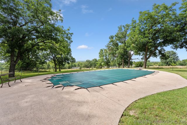 1561 E Country Club Drive, Vinita, OK 74301