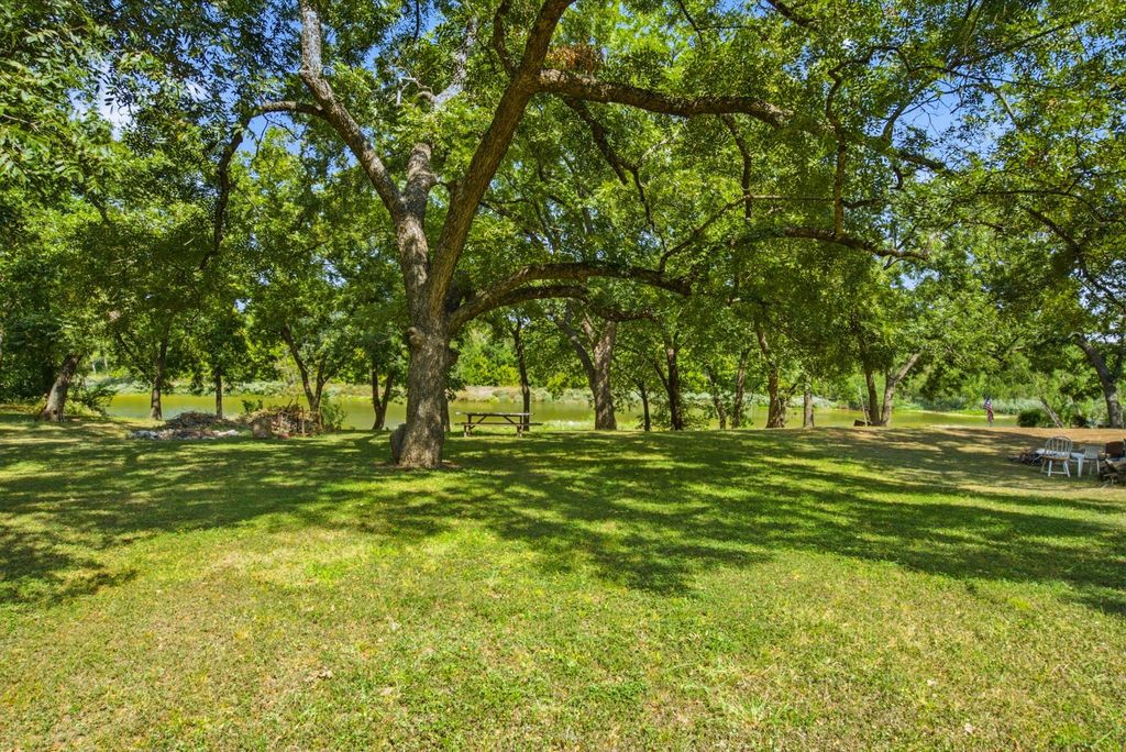 8704 Frontier Court, Granbury, TX 76048 — photo 5