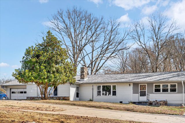202 Cardinal Road, Forsyth, MO 65653