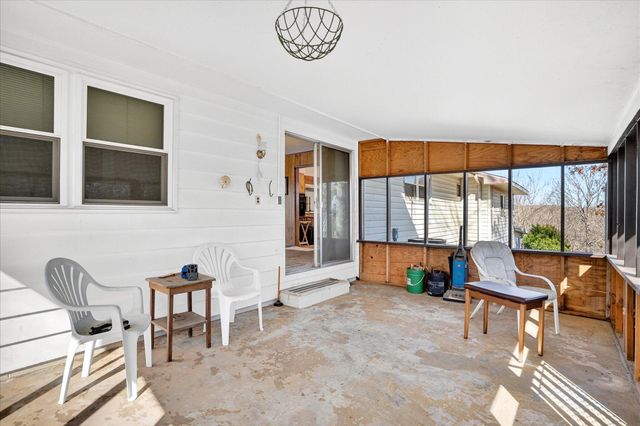 202 Cardinal Road, Forsyth, MO 65653