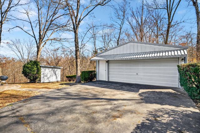 202 Cardinal Road, Forsyth, MO 65653