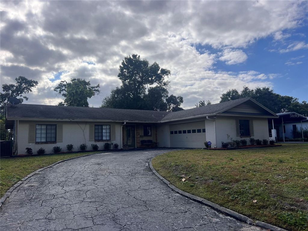 Image 4 of property listing at 3202 TRADEWINDS TRAIL, Orlando, FL 32805