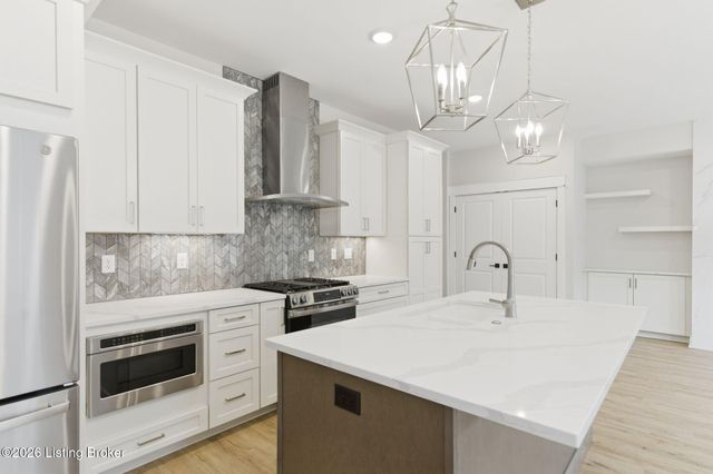 2902 Megan Thompson Way, Louisville, KY 40220