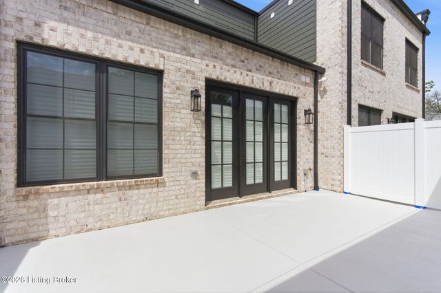 2902 Megan Thompson Way, Louisville, KY 40220