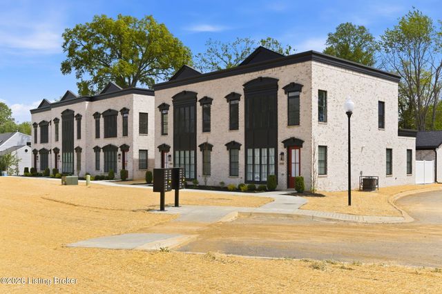 2902 Megan Thompson Way, Louisville, KY 40220
