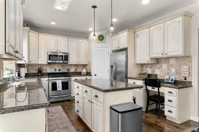 3983 W IRONWOOD DR, Cedar Hills, UT 84062