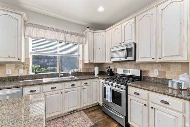 3983 W IRONWOOD DR, Cedar Hills, UT 84062