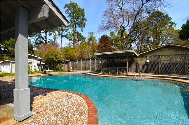 1805 HORSESHOE Drive, Alexandria, LA 71301