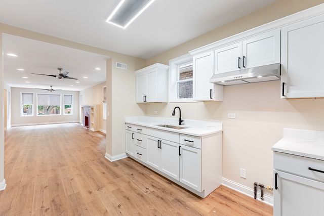 7526 S Honore Street, Chicago, IL 60620