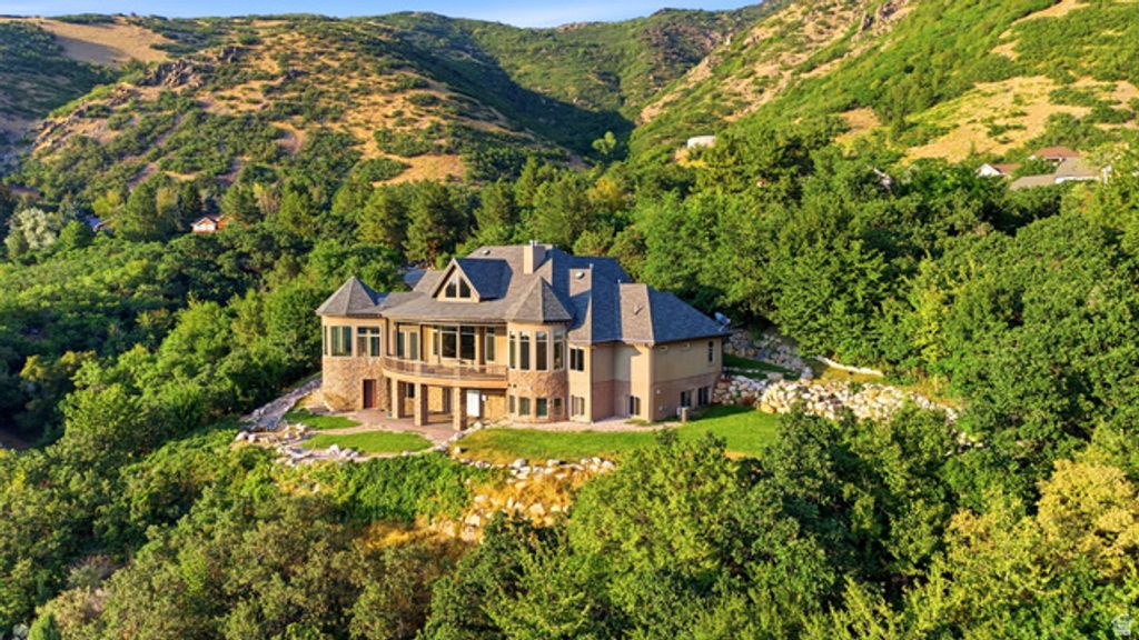 2527 E BONNEVILLE TERRACE DR, Ogden, UT 84403 — exterior