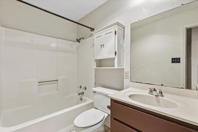 303 Ponderosa RD, Bastrop, TX 78602